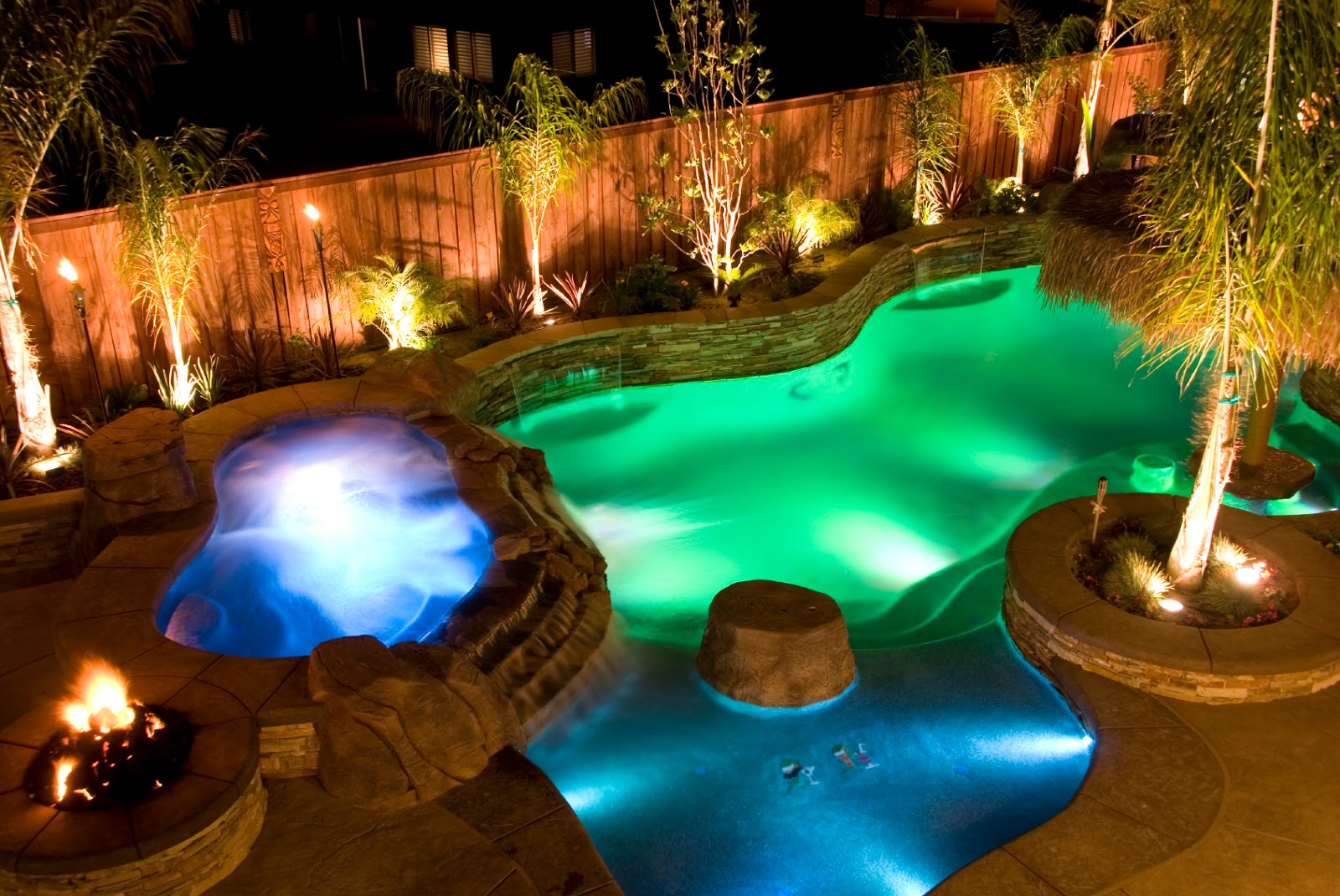 INDOOR LIGHTING FIXTURES